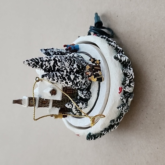 2006 Thomas Kinkade Holiday Celebrations Illuminated Holiday Ornament - Picture 6 of 7